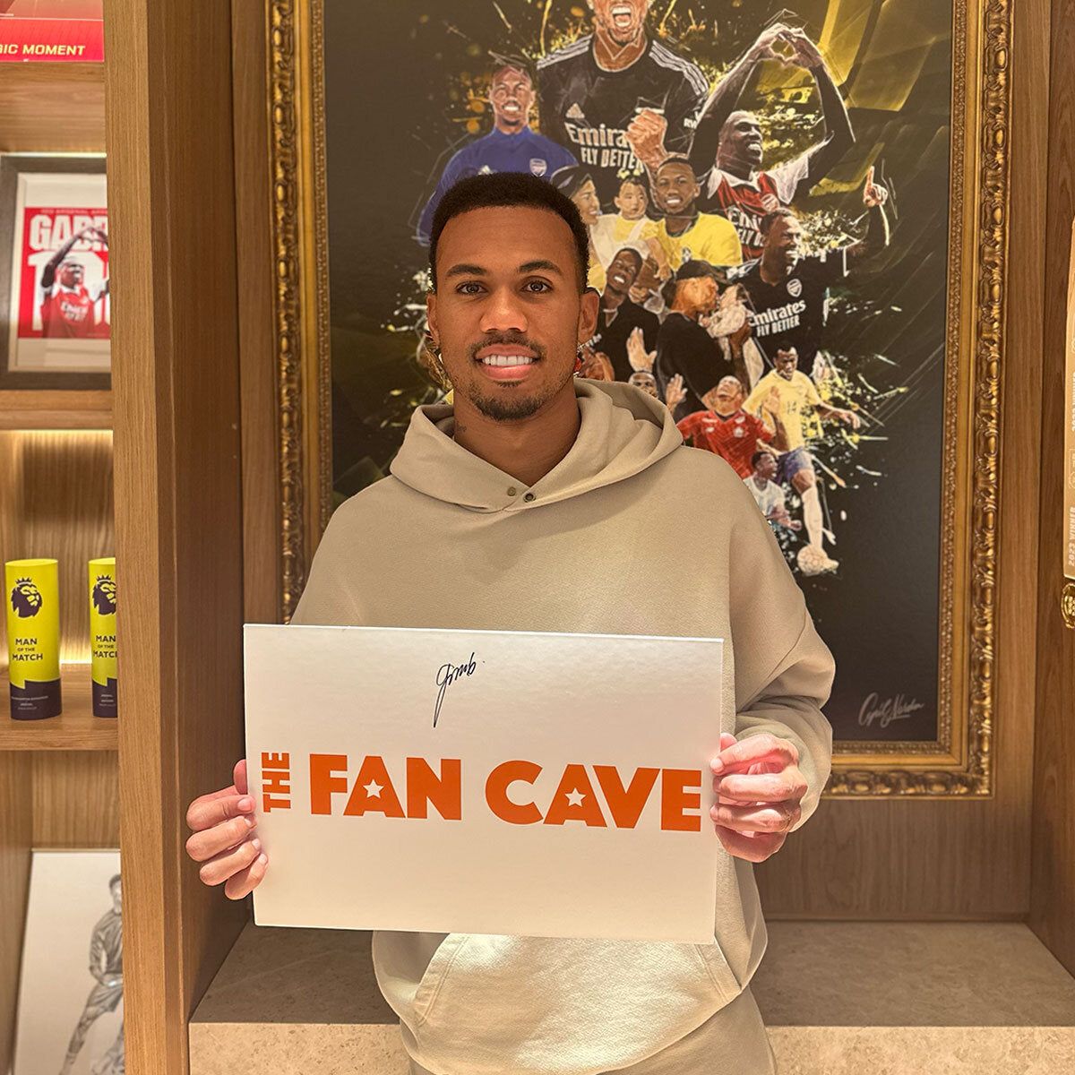 Gabriel Magalh&amp;atilde;es Arsenal 24/25 Signed Framed Shirt, including 2 Photos