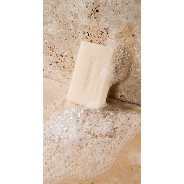 Klorane Softening Solid Shampoo Bar with Oat Milk for the Whole Family   80g