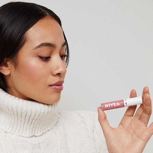 NIVEA Caring Rose Lip Oil   5.5g